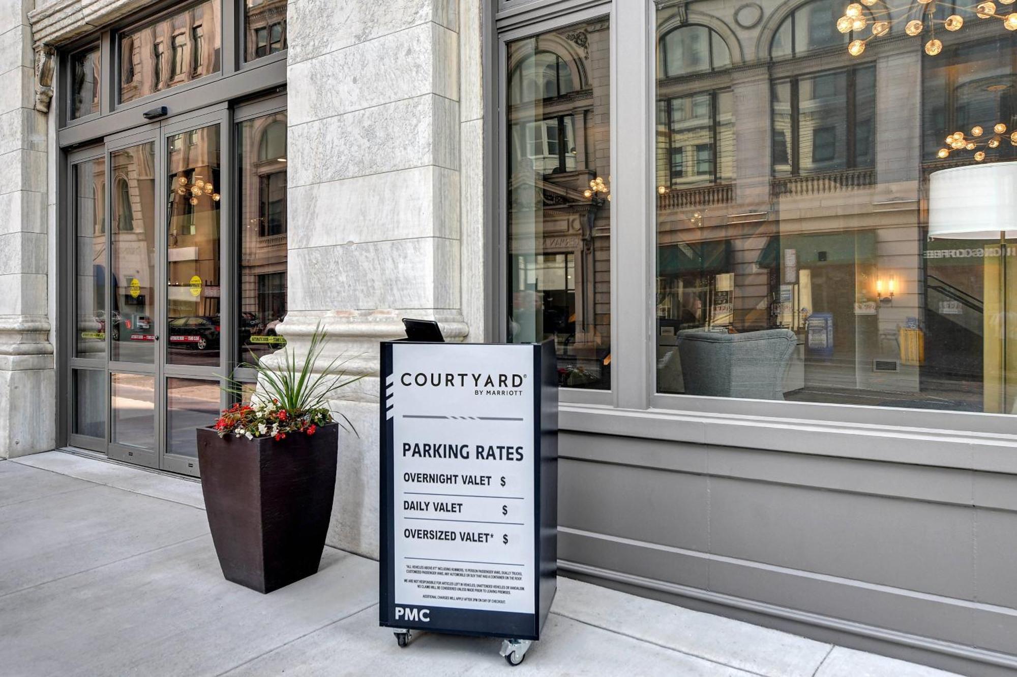 Courtyard By Marriott Cincinnati Downtown Extérieur photo